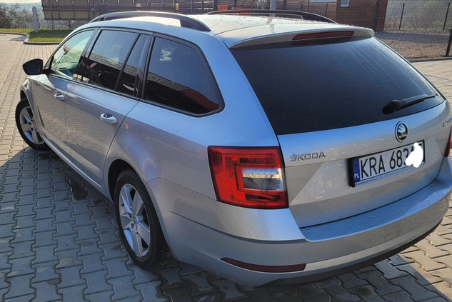 Skoda Octavia cena 52900 przebieg: 206000, rok produkcji 2019 z Olesno małe 92